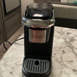 A one cup ginnys coffeehouse maker